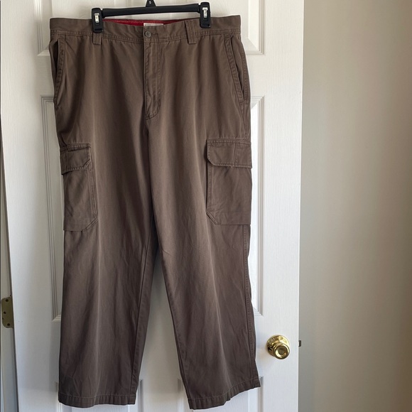 Dockers Men's Brown Cargo Pants - Picture 2 of 10
